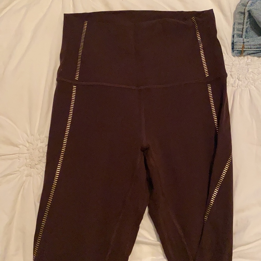 limited edition gold lululemon align leggings!